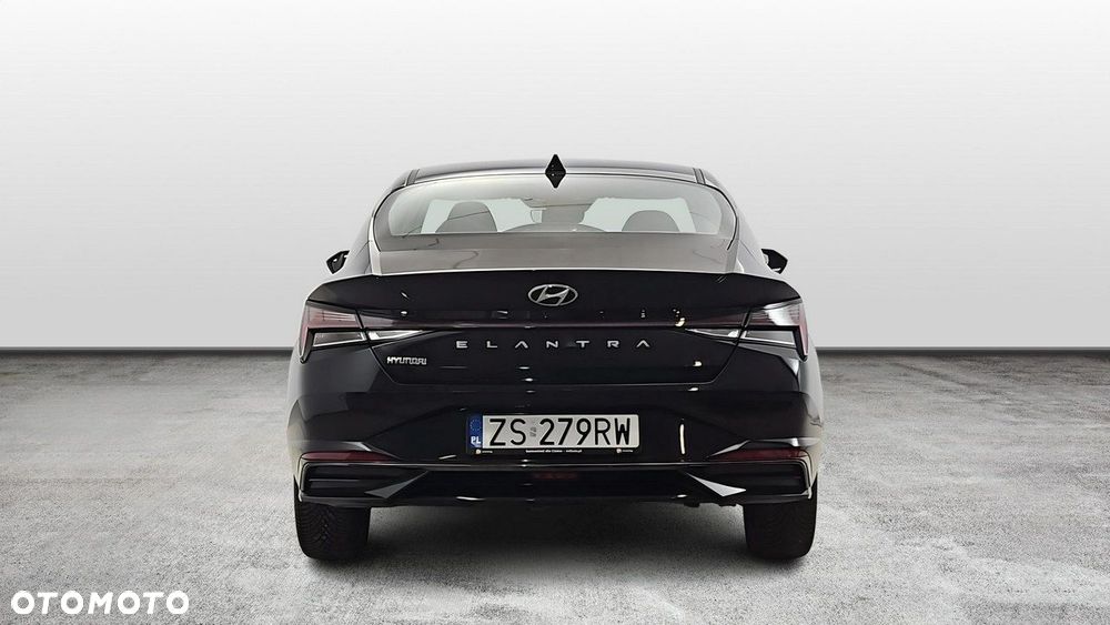 Hyundai Elantra 1.6 Smart - 4
