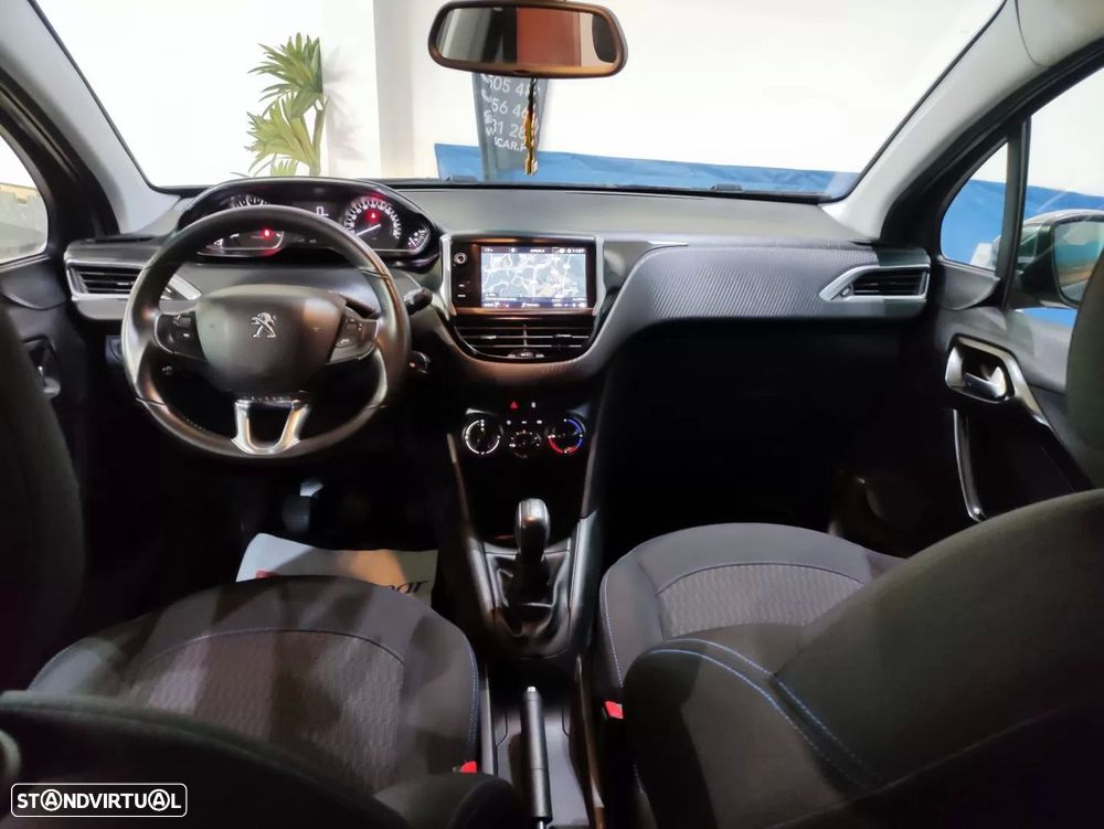 Peugeot 208 1.2 PureTech Signature - 24