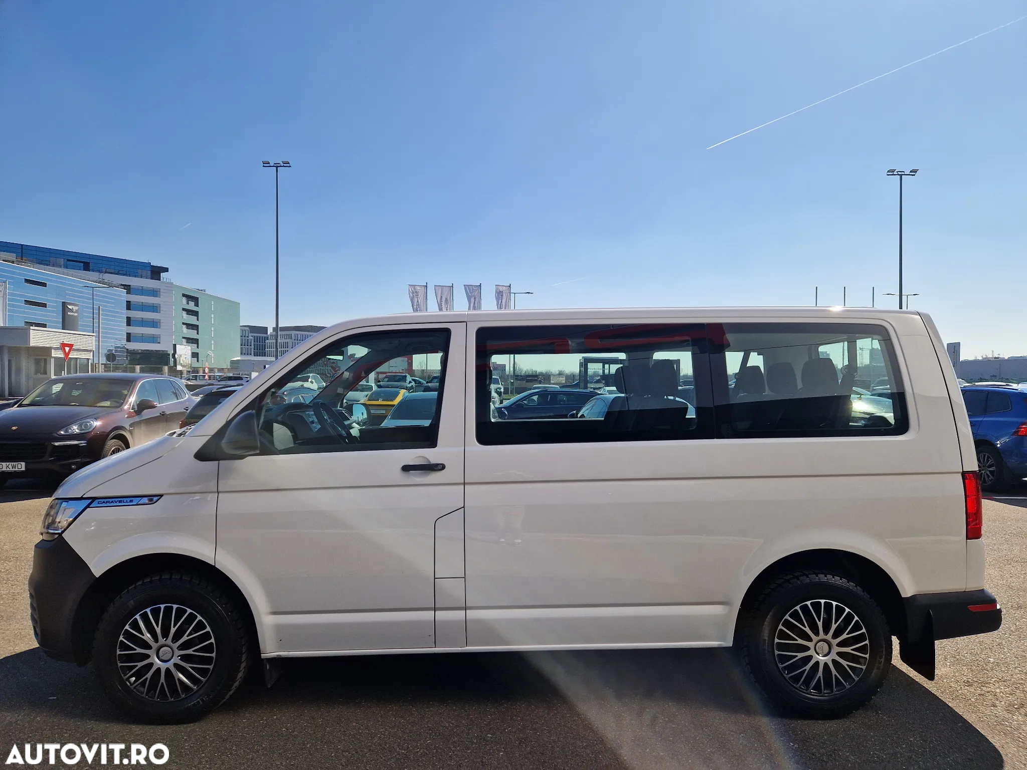 Volkswagen Caravelle - 2