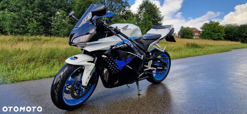 Honda CBR - 8
