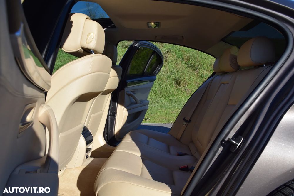 BMW Seria 5 525d xDrive Aut. - 14