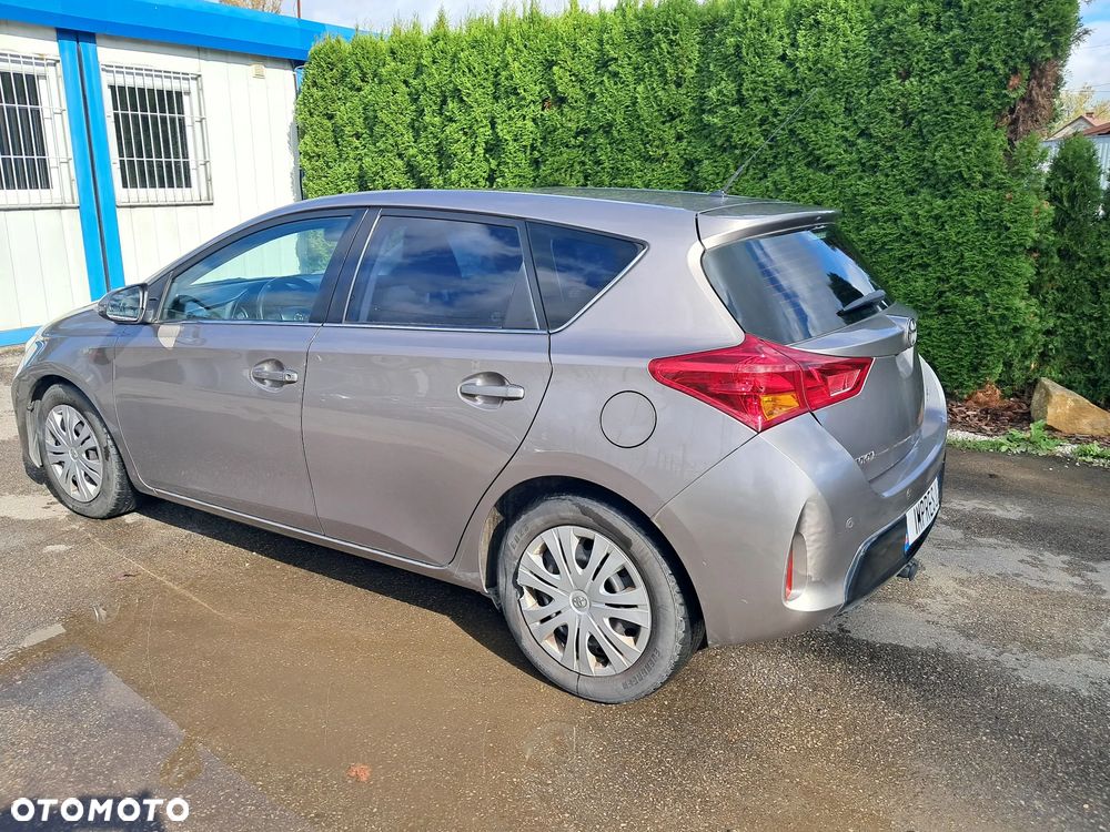 Toyota Auris - 10
