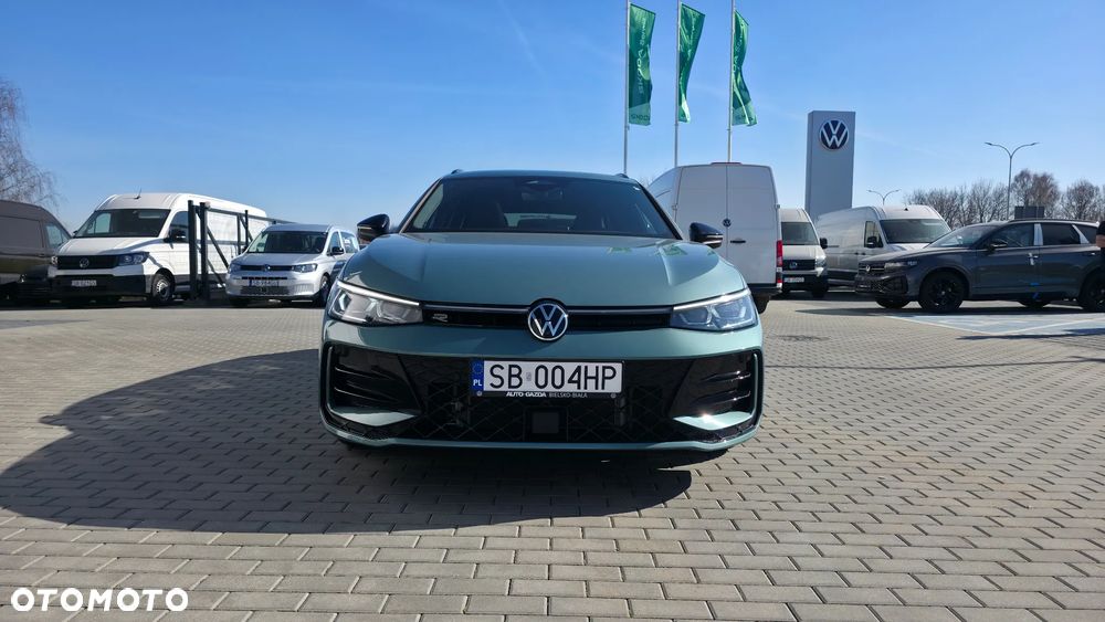 Volkswagen Passat Variant 2.0 TDI SCR 4Mot R-Line Plus DSG - 9