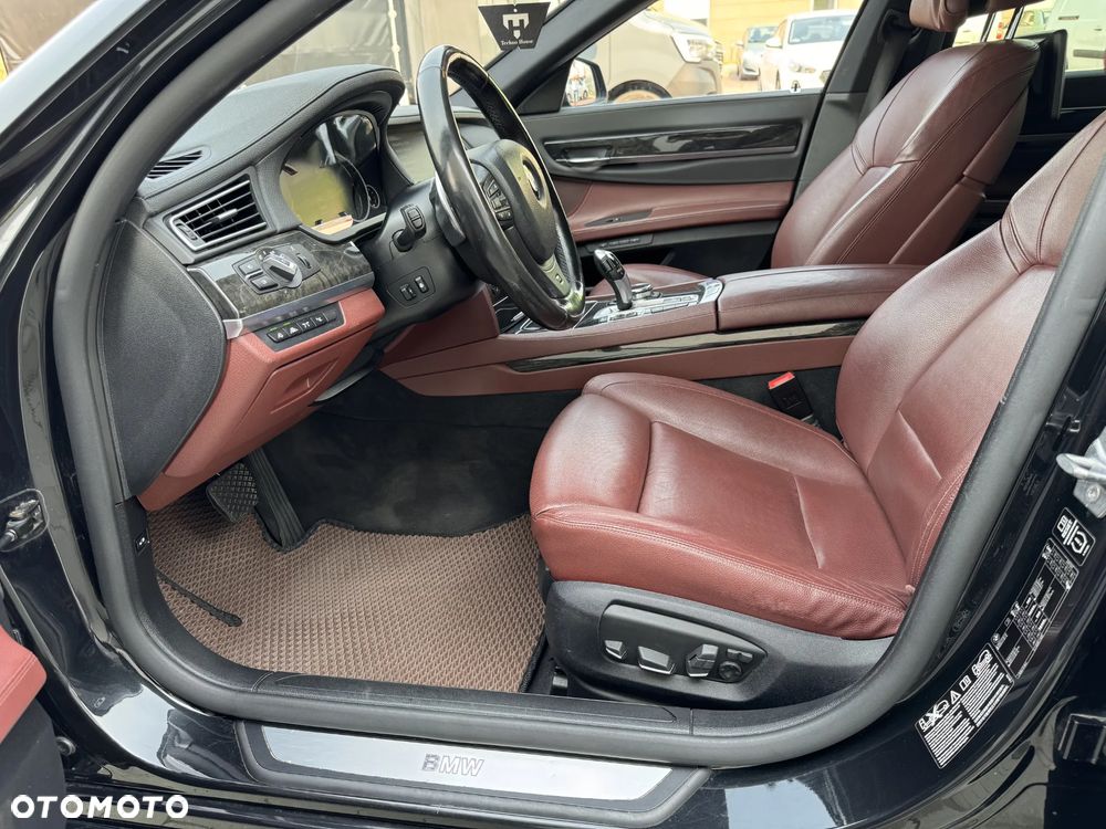 BMW Seria 7 730d xDrive - 14