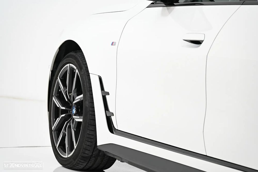 BMW i4 eDrive40 Pack Desportivo M - 14