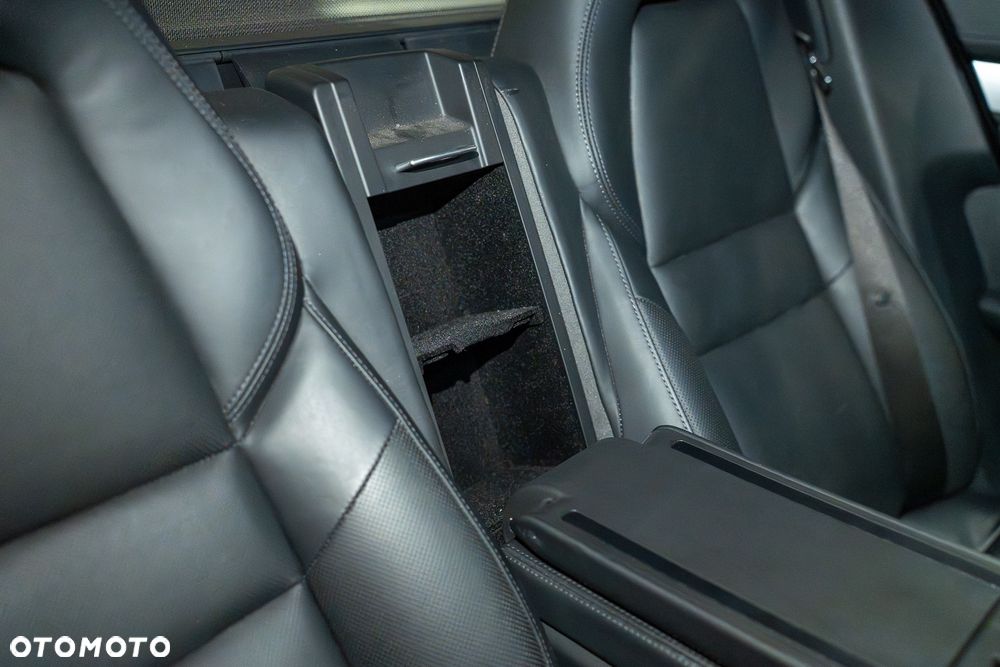 Porsche Panamera Turbo Executive - 31