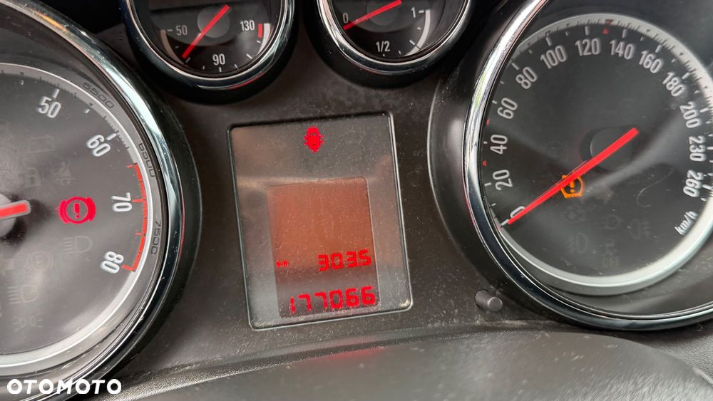 Opel Astra - 32