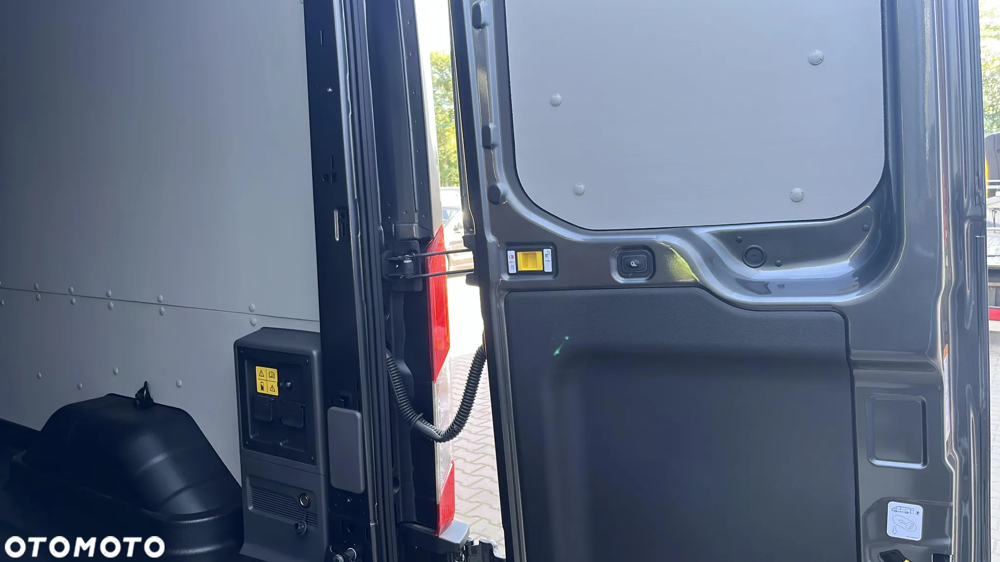 Ford E-Transit - 28