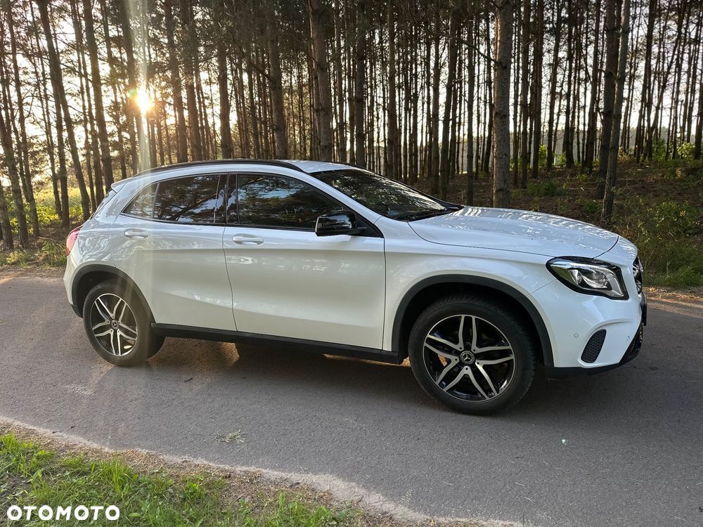 Mercedes-Benz GLA 180 7G-DCT Urban - 21