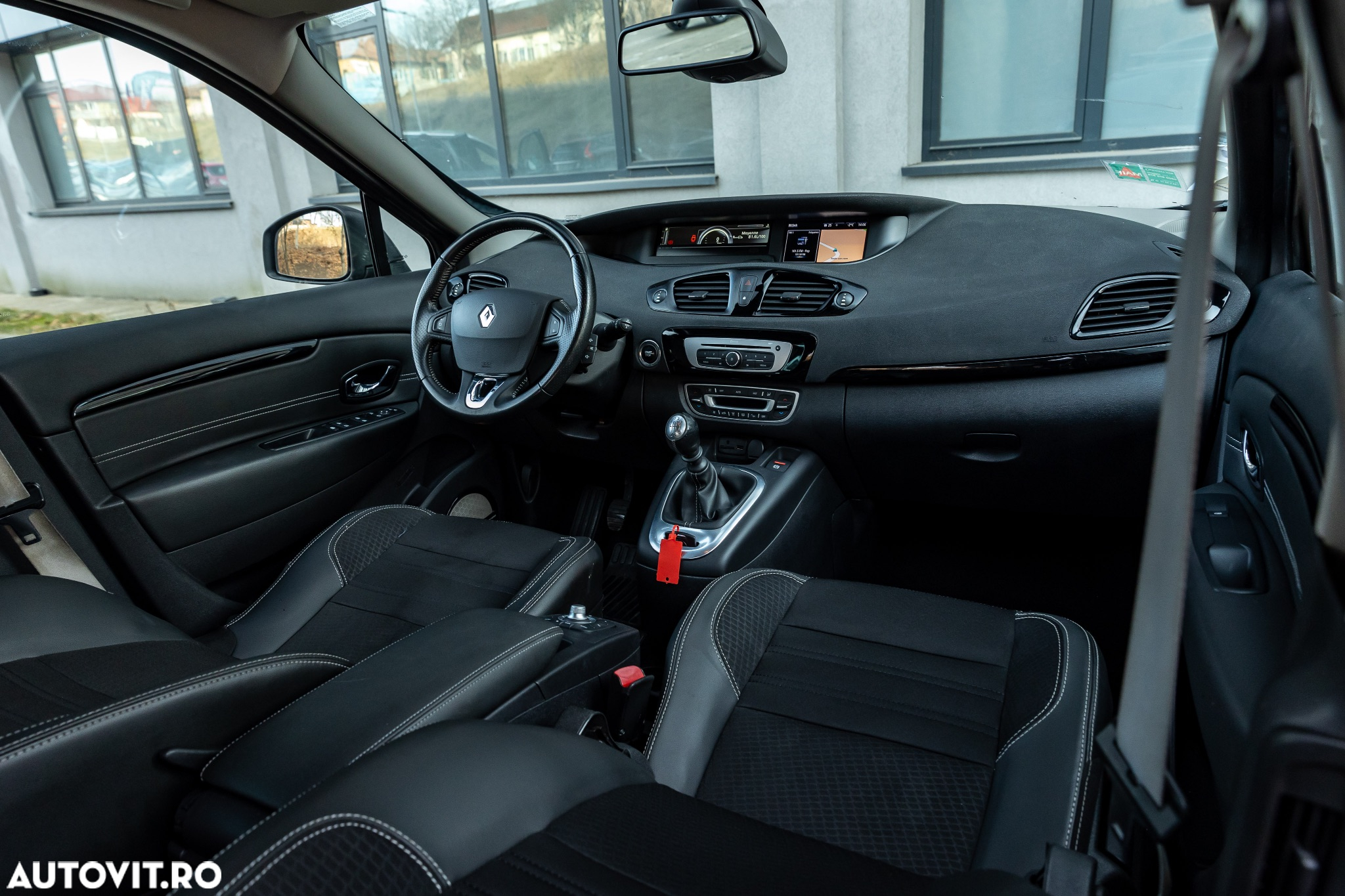 Renault Scenic ENERGY TCe 130 BOSE EDITION - 24
