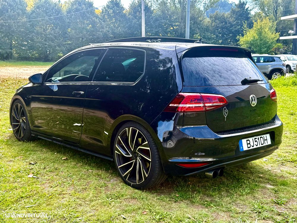 VW Golf 2.0 TDI GTD DSG - 25