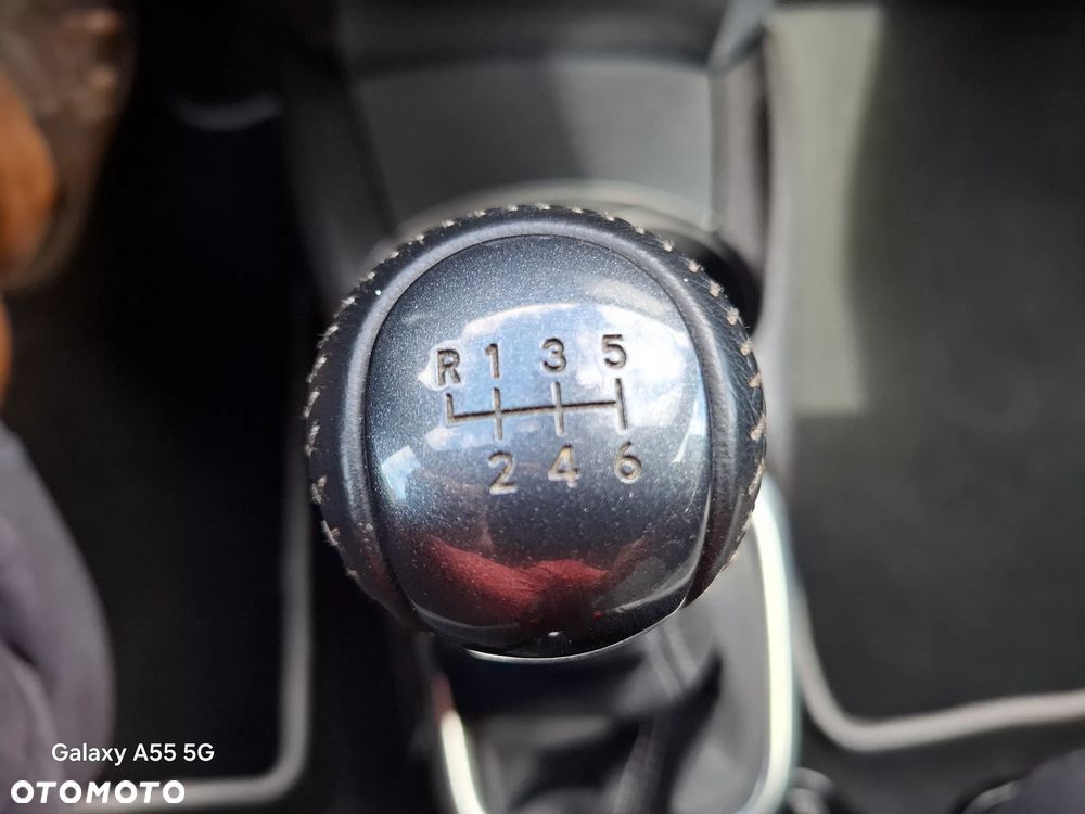 Toyota Yaris 1.5 Premium - 28