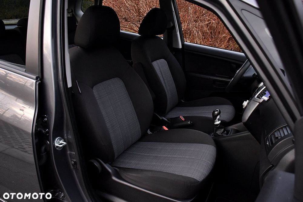 Kia Venga 1.4 CVVT Fifa World Cup Edition - 30