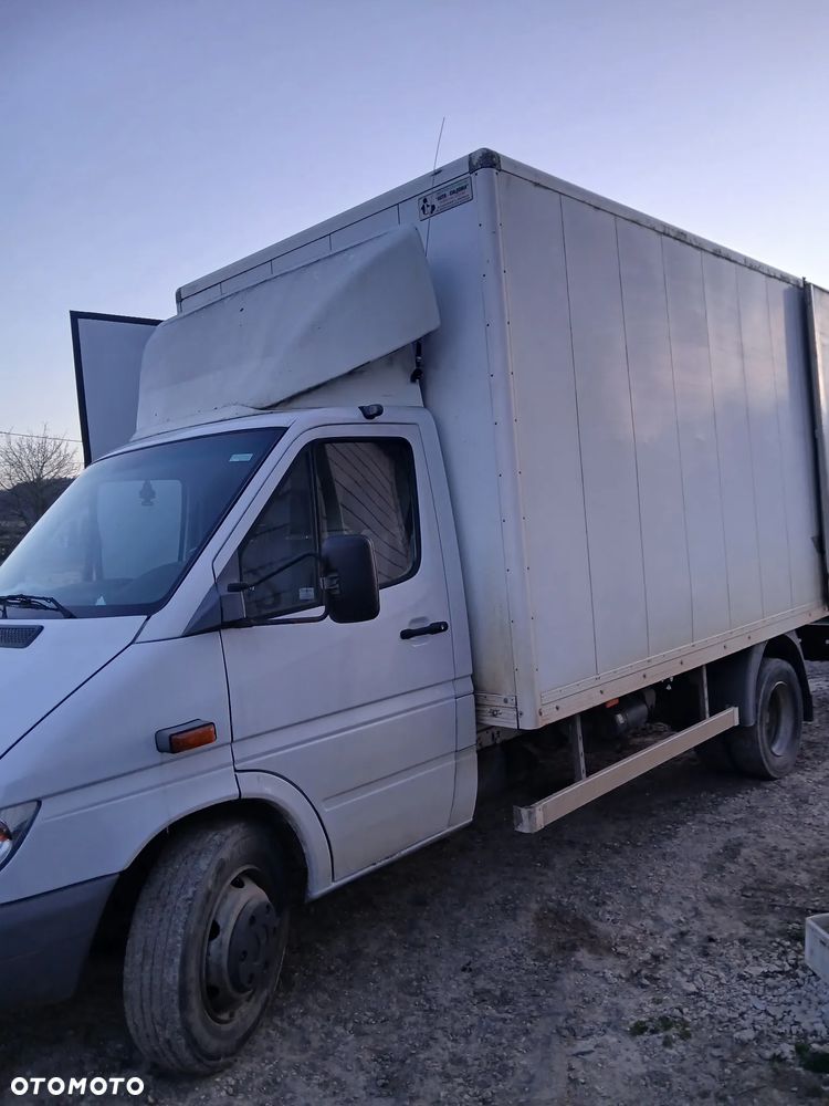 Mercedes-Benz 616 - 2