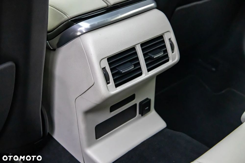 Land Rover Range Rover Velar 3.0 D300 mHEV SE - 34