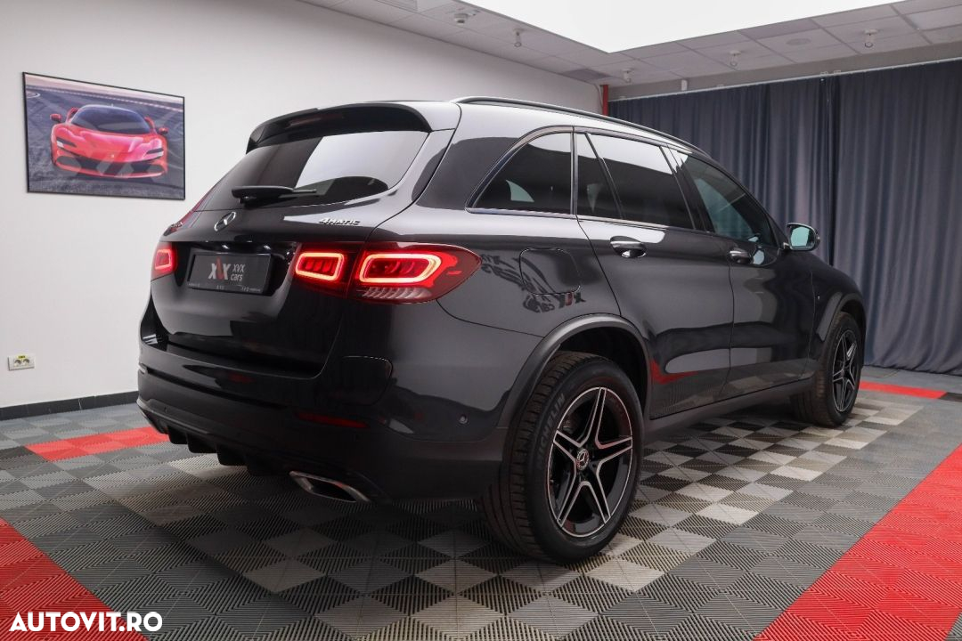 Mercedes-Benz GLC 300 e 4Matic 9G-TRONIC AMG Line Plus - 4