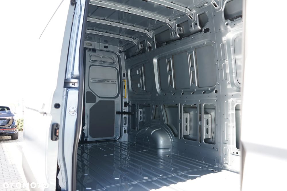 Volkswagen Crafter 35 - 12