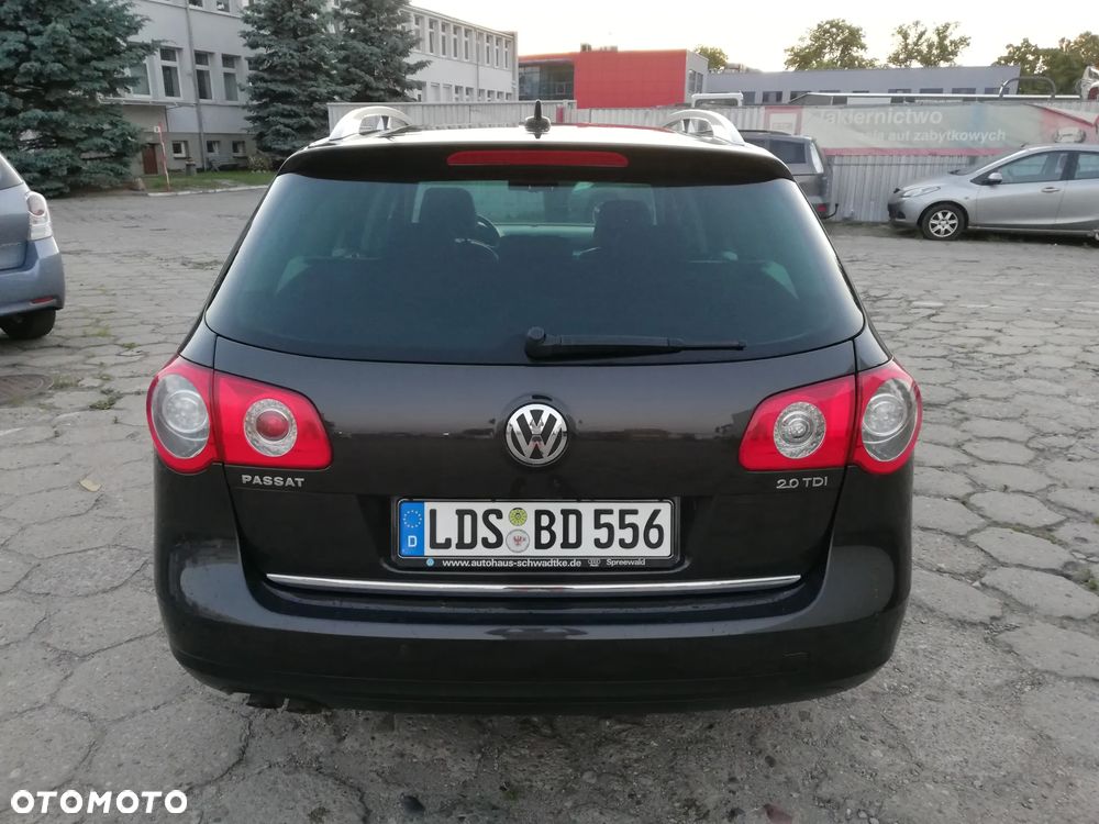 Volkswagen Passat 2.0 TDI Highline - 9
