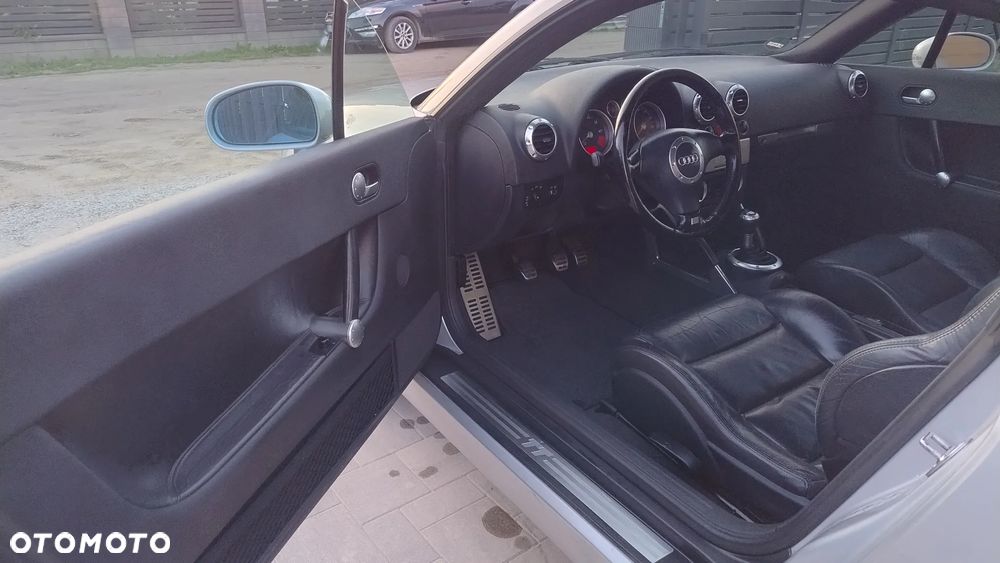 Audi TT Coupé 1.8T - 24