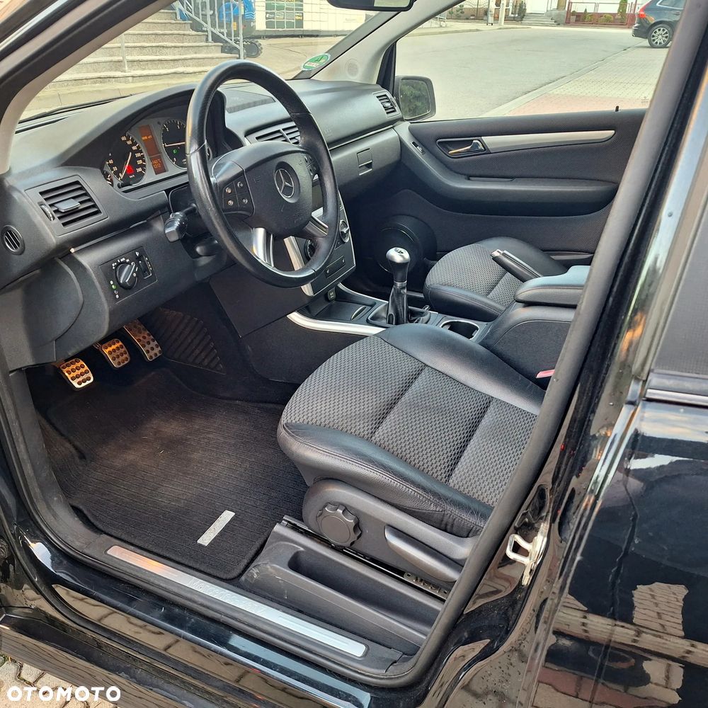 Mercedes-Benz Klasa B 200 CDI - 10
