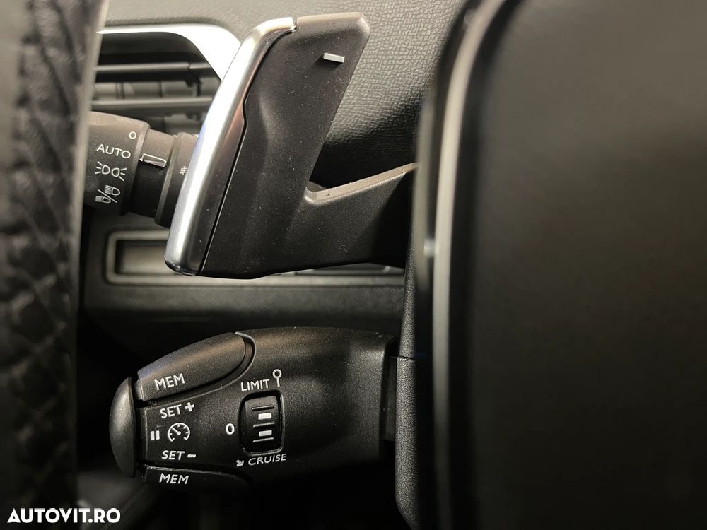 Peugeot 5008 - 32