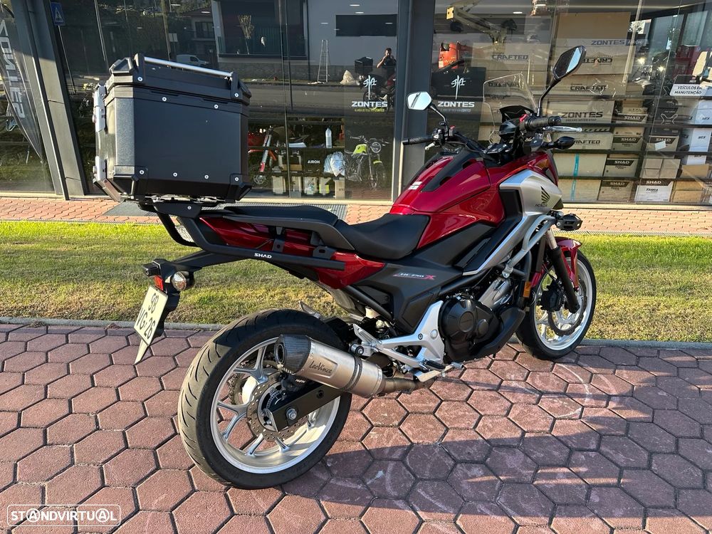 Honda NC750X Escape leovince apenas 6754 km  1 dono - 6