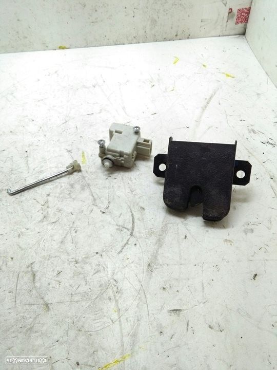 FECHADURA MALA / PORTA TRASEIRA VOLKSWAGEN GOLF IV 2002 -1J6827505B - 3