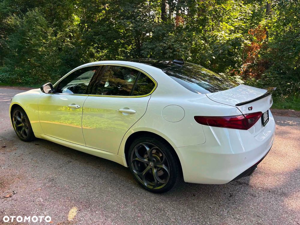 Alfa Romeo Giulia 2.0 Turbo TI Q4 - 8