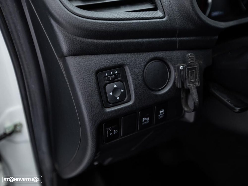 Mitsubishi L200 - 16