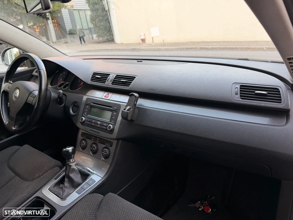 VW Passat Variant 2.0 TDi 4M Trend Pack - 15