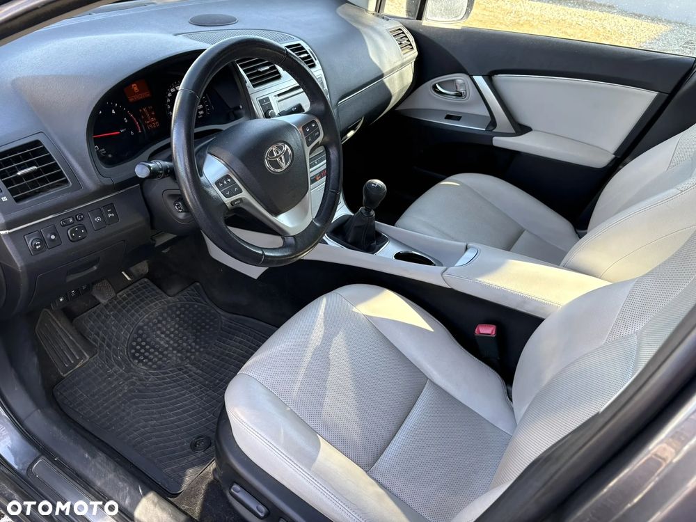 Toyota Avensis 2.2 D-4D Prestige - 9