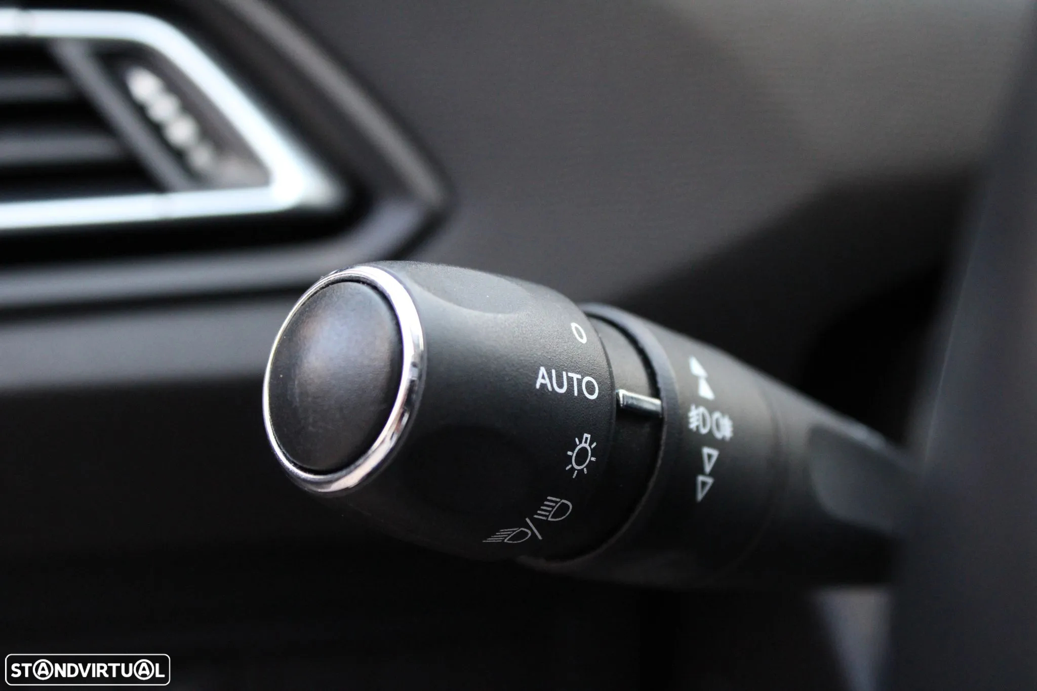 Peugeot 308 1.2 PureTech Allure EAT8 - 17