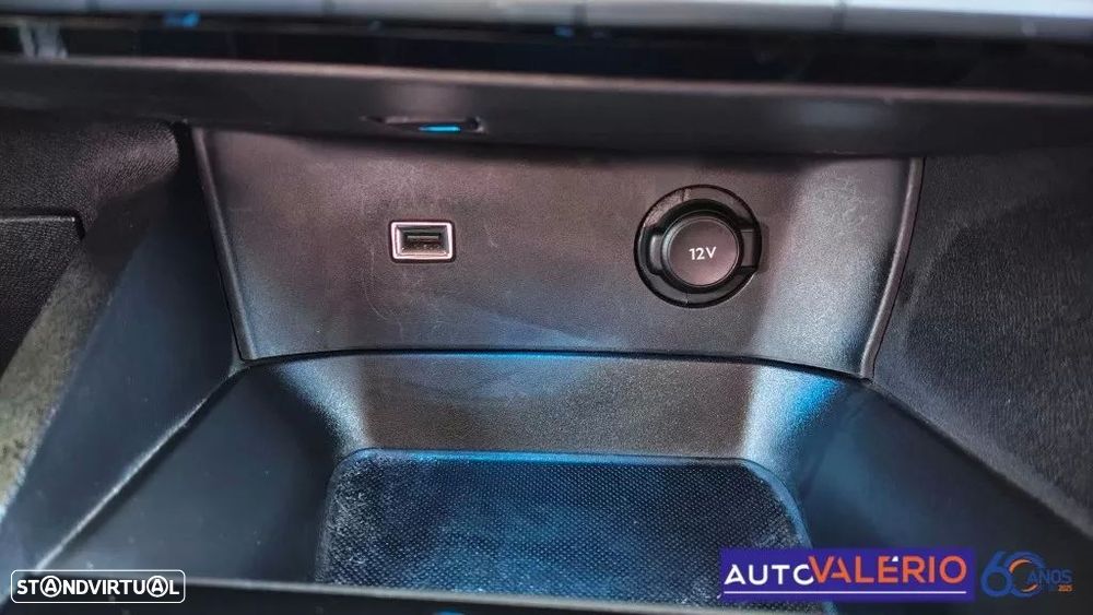 Peugeot 3008 1.5 BlueHDi Allure EAT8 - 24