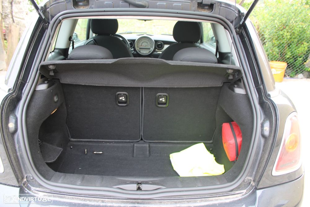 MINI 3 Portas Cooper D - 6