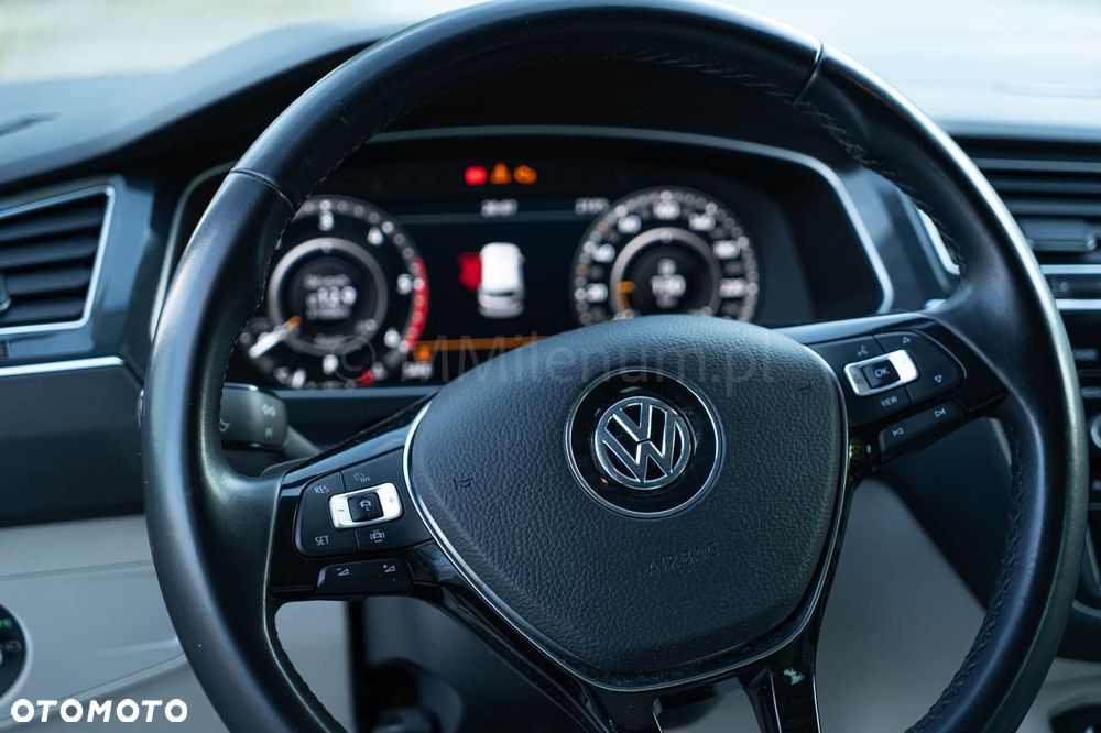 Volkswagen Tiguan - 9