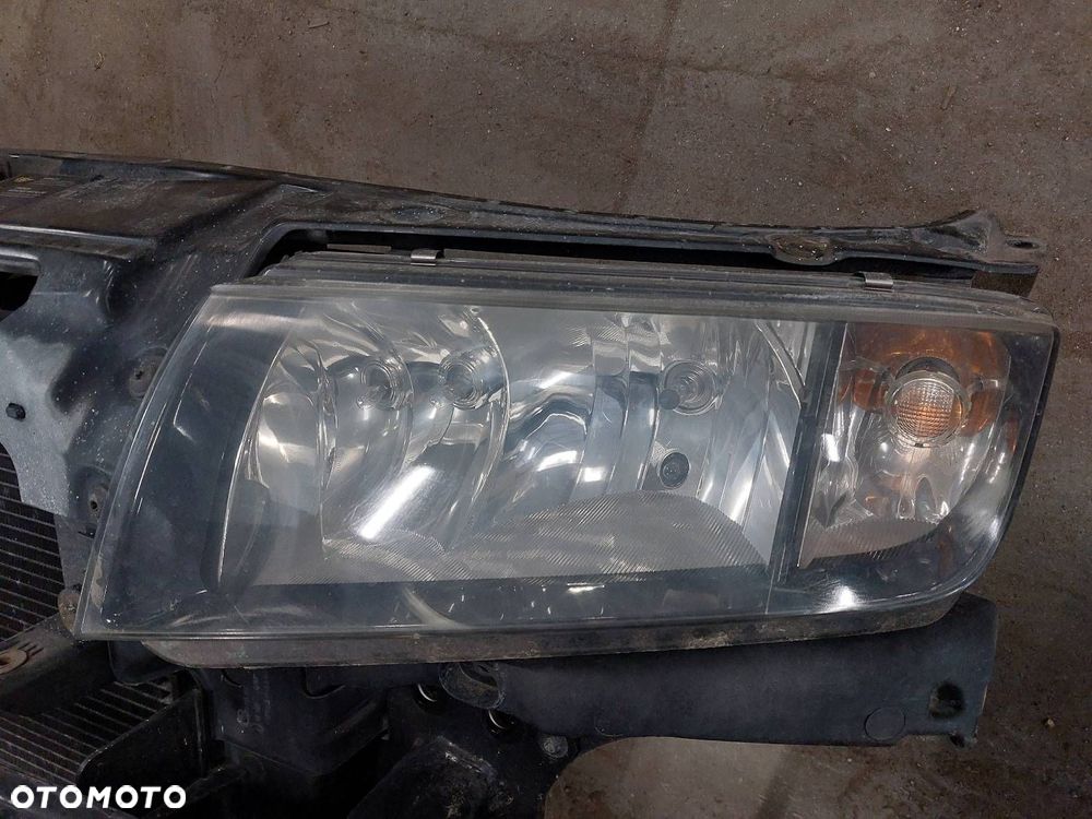 PAS PRZEDNI WZMOCNIENIE CZOŁOWE + CHŁODNICE + LAMPY SKODA FABIA I 1.2 6V - 3