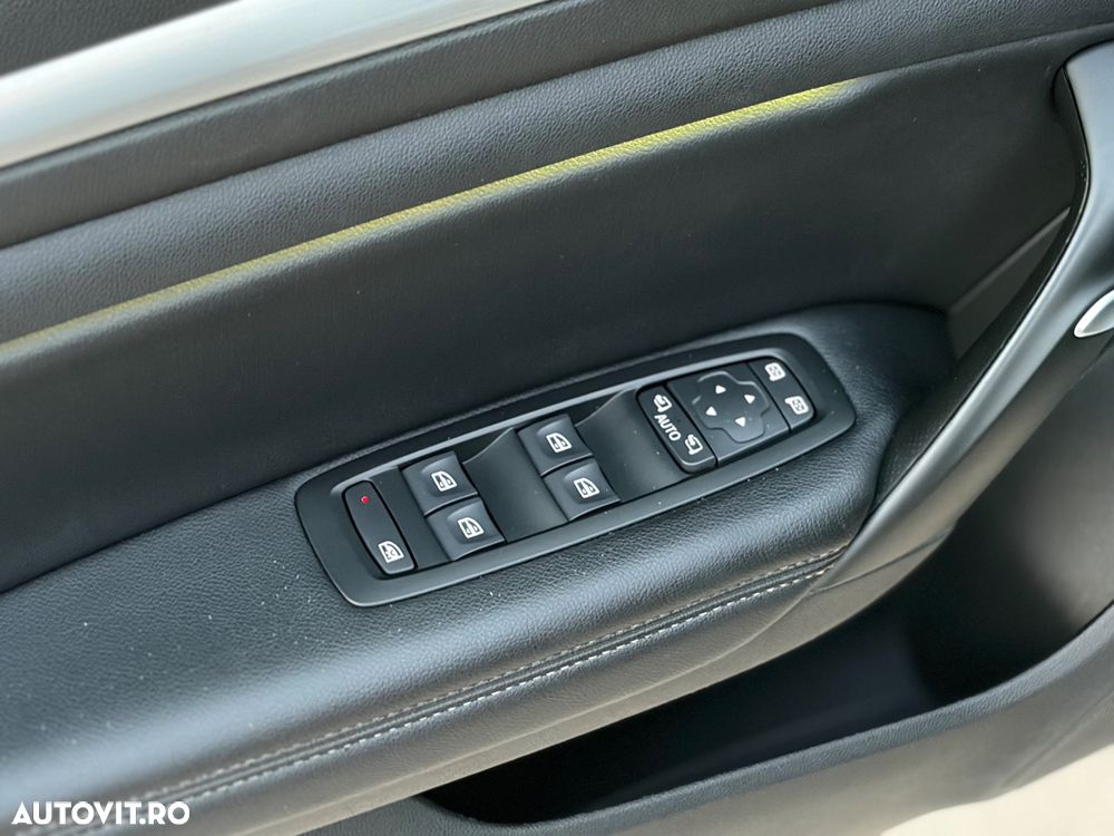 Renault Megane ENERGY TCe 130 BOSE EDITION - 17