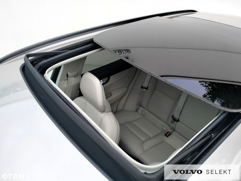 Volvo XC 60 - 30