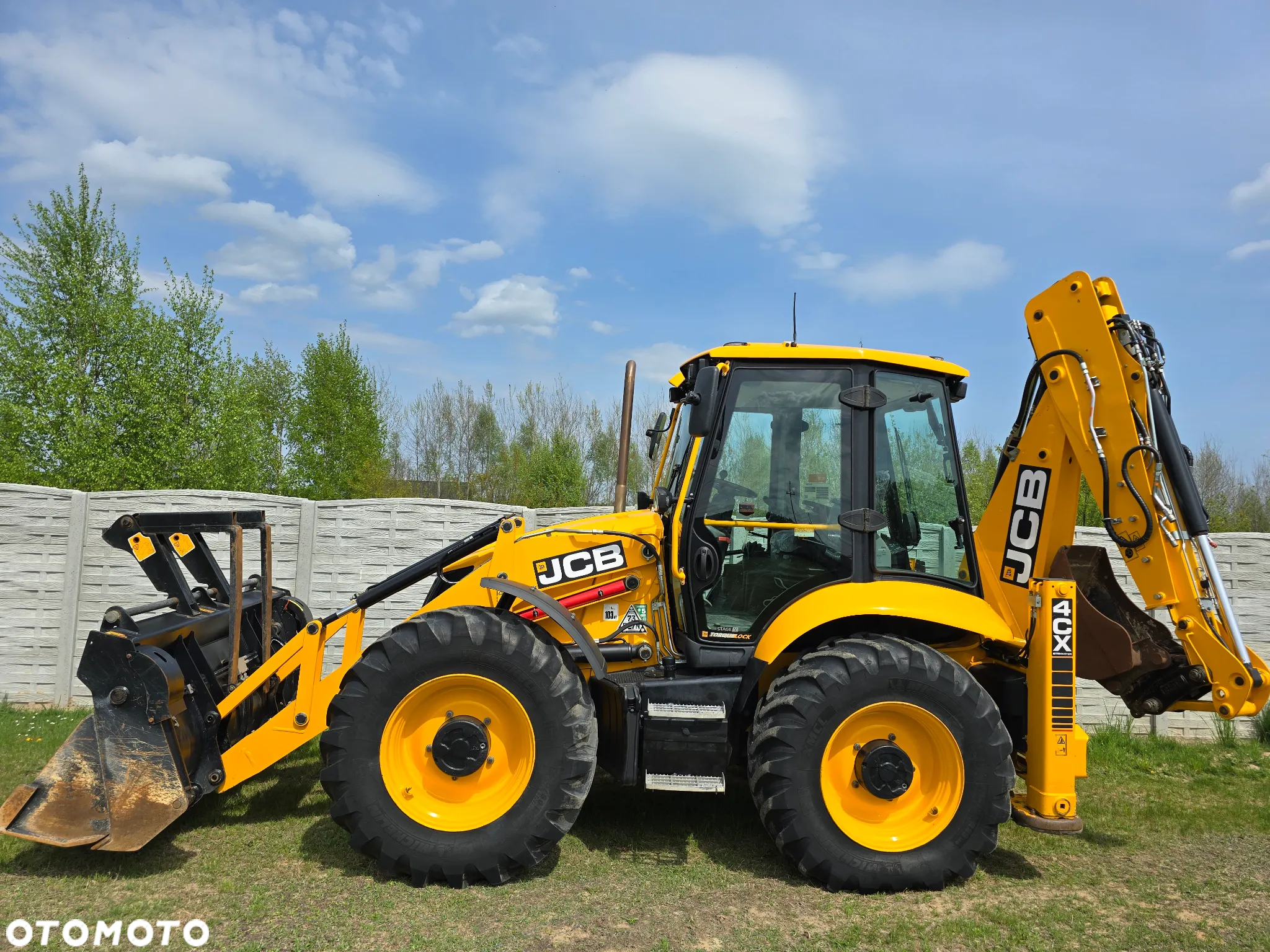 JCB - 8