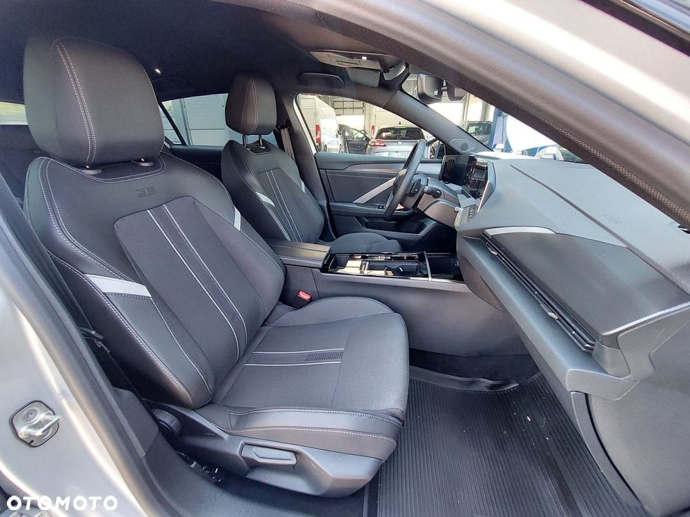 Opel Astra 1.2 T GS S&S - 11