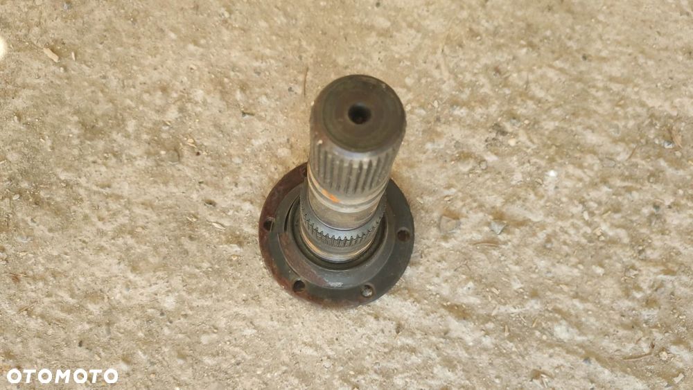 FREZ GNIAZDO PÓŁOSI DYFRA ALFA GIULIA 2.9 510 RWD - 3