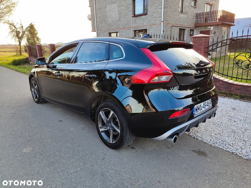 Volvo V40 D2 Drive-E R-Design Momentum - 2