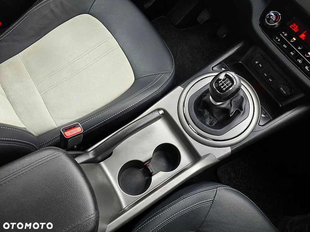 Kia Sportage 1.7 CRDI 2WD ISG Dream-Team Edition - 33