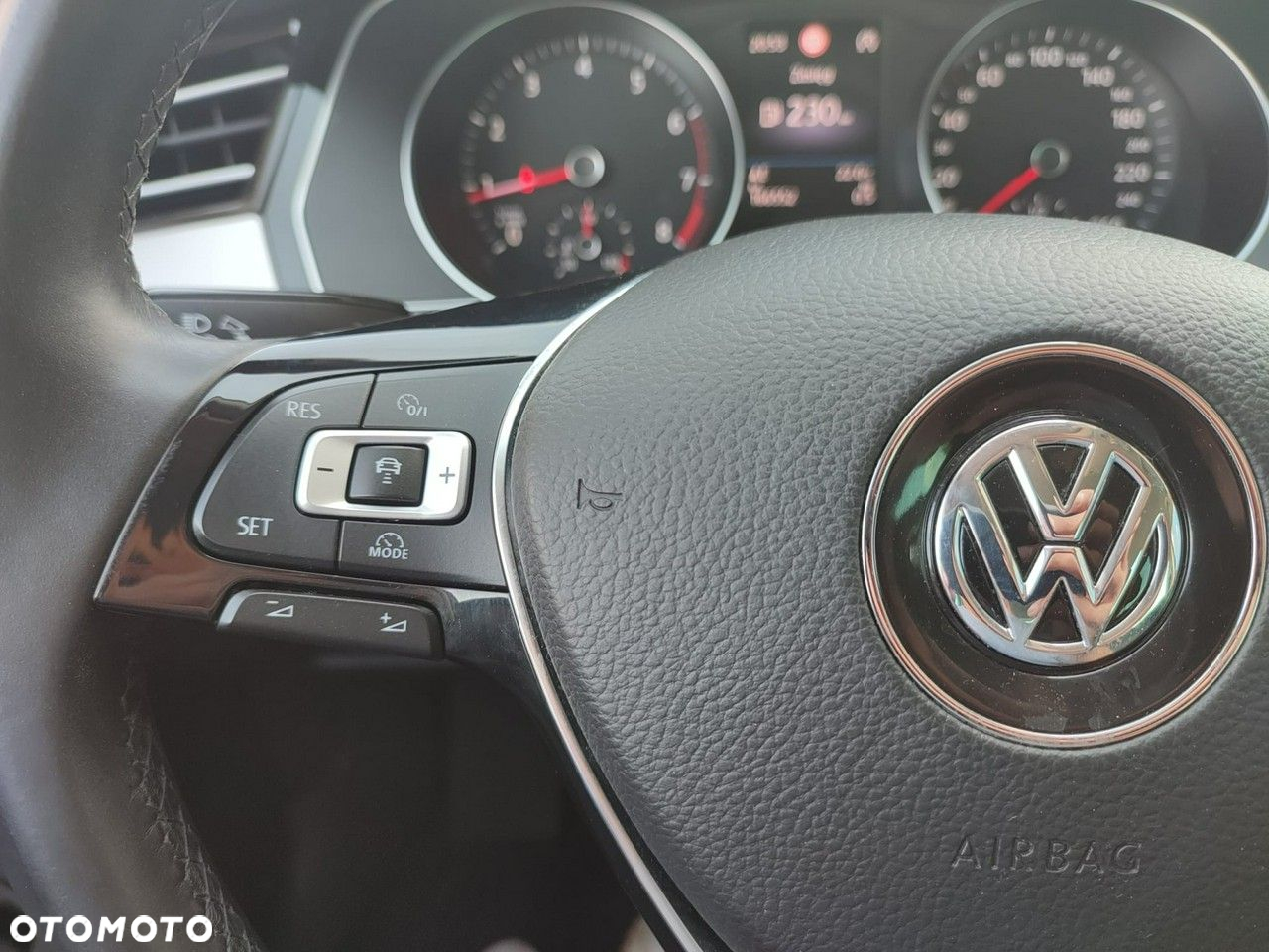 Volkswagen Passat 1.8 TSI BMT Comfortline - 11
