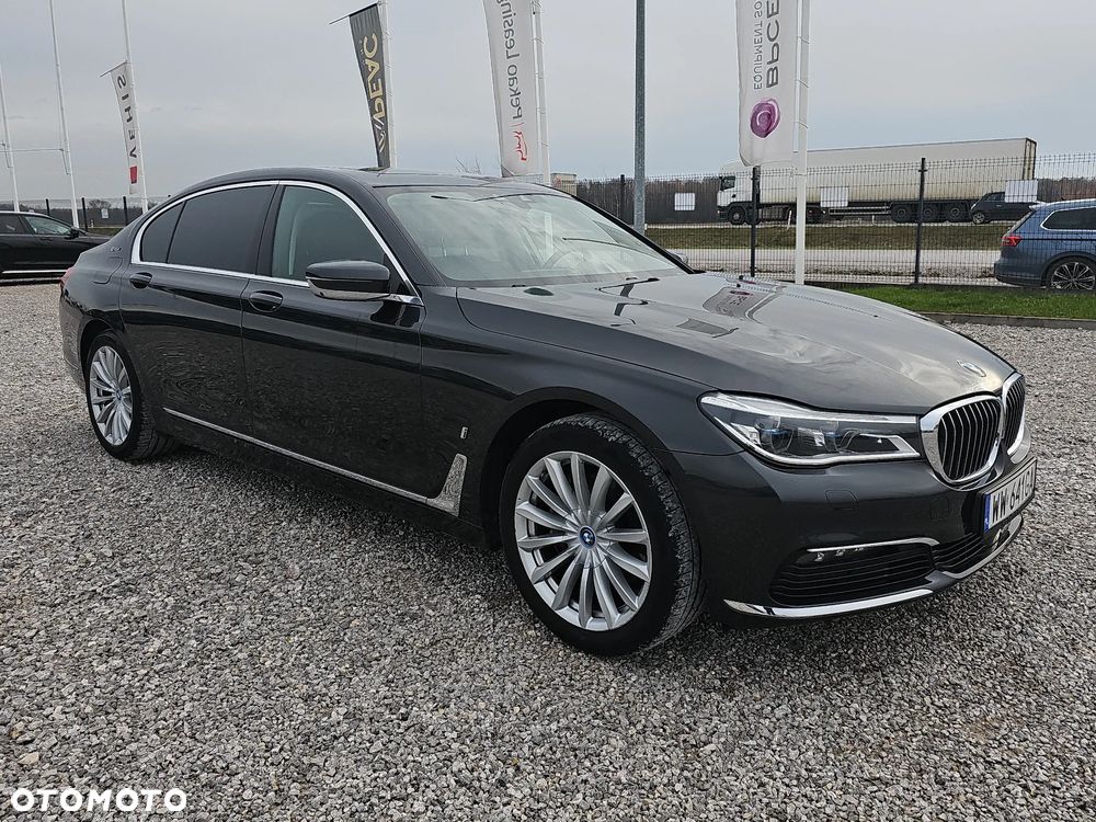 BMW Seria 7 740Le xDrive iPerformance - 3