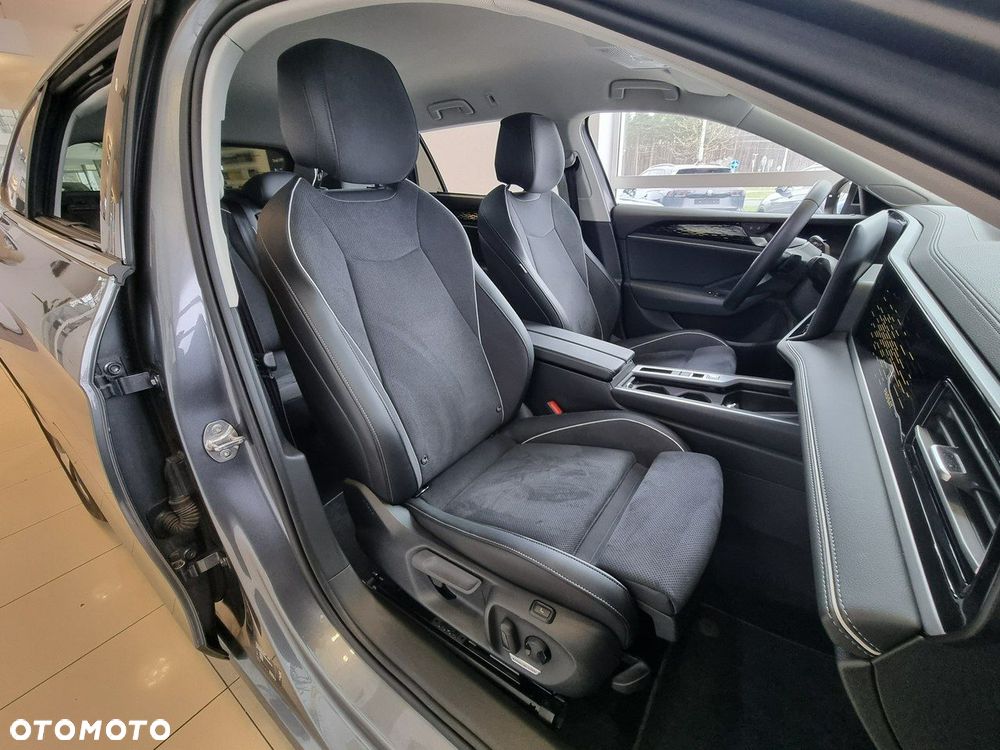 Volkswagen Passat - 17