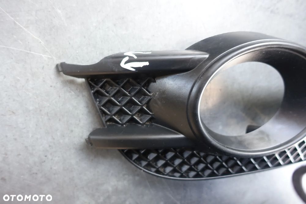 KRATKA ZDERZAKA PRAWA AUDI Q3 LIFT 14-18r.  8U0 - 2