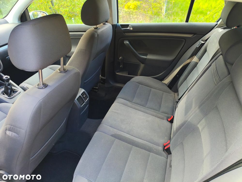 Volkswagen Golf 1.6 Comfortline - 6