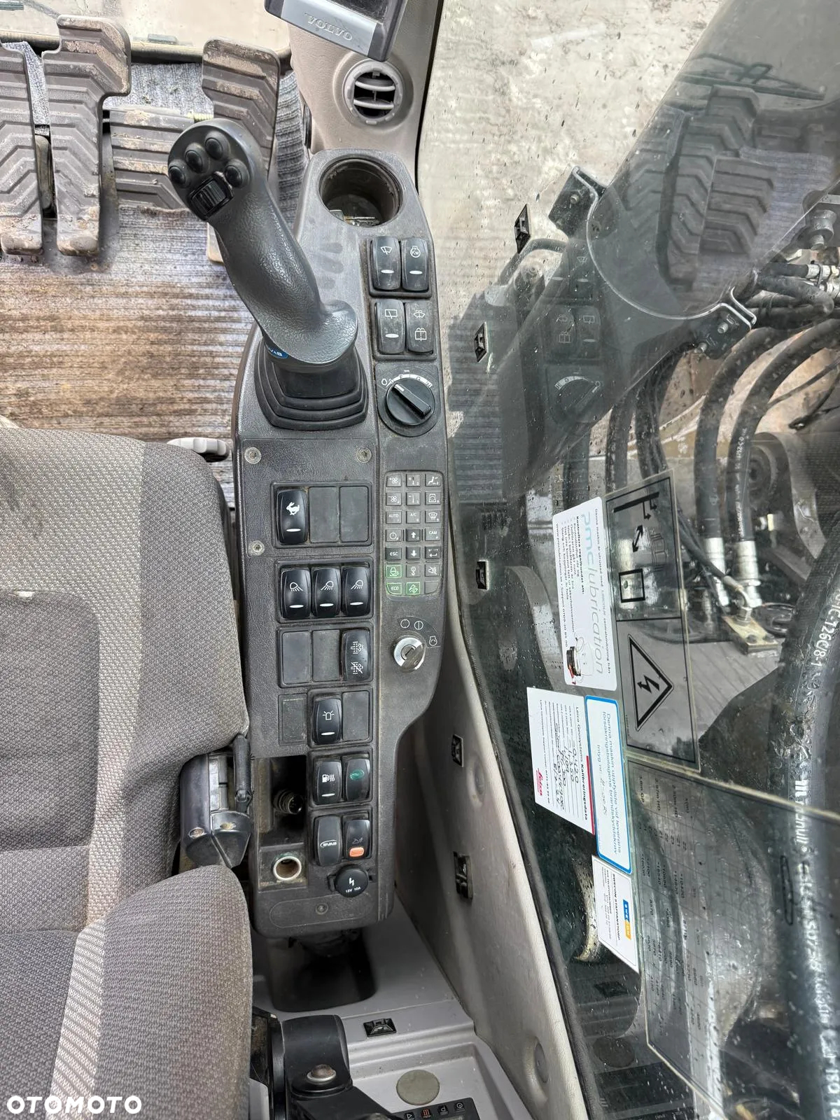 Volvo EC 250DL - 7