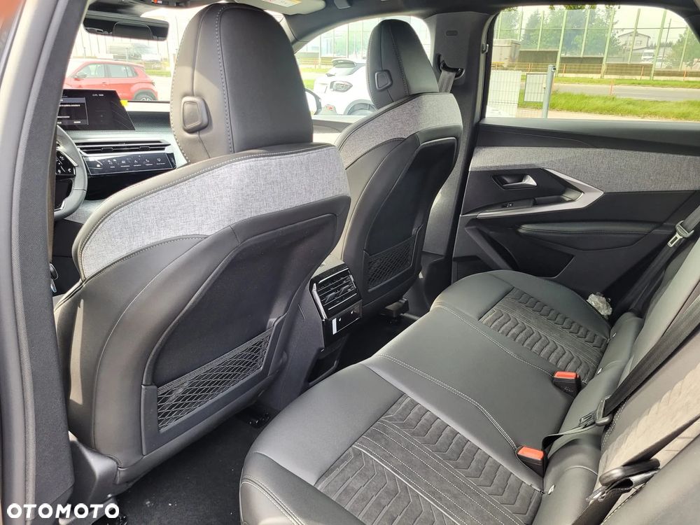 Peugeot 3008 1.6 PHEV 195 GT Exclusive e-DCS7 - 18